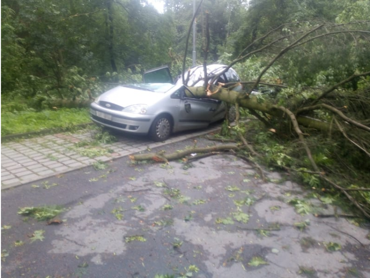 Noční bouřka na Vysočině a odklízení následků, 30.6.2021