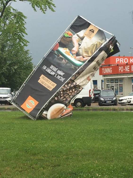 Přes Budějce se prohnala silná bouře