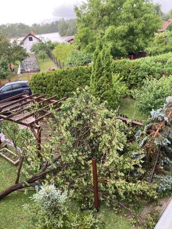 Přes Budějce se prohnala silná bouře