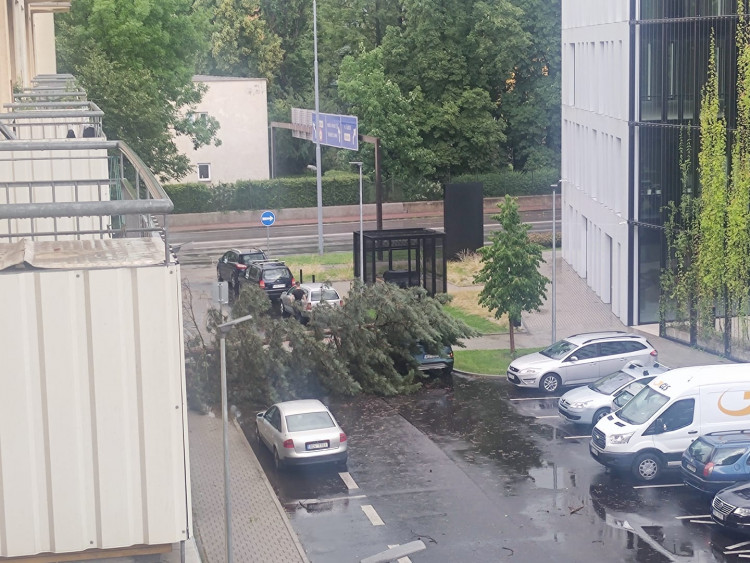 Přes Budějce se prohnala silná bouře