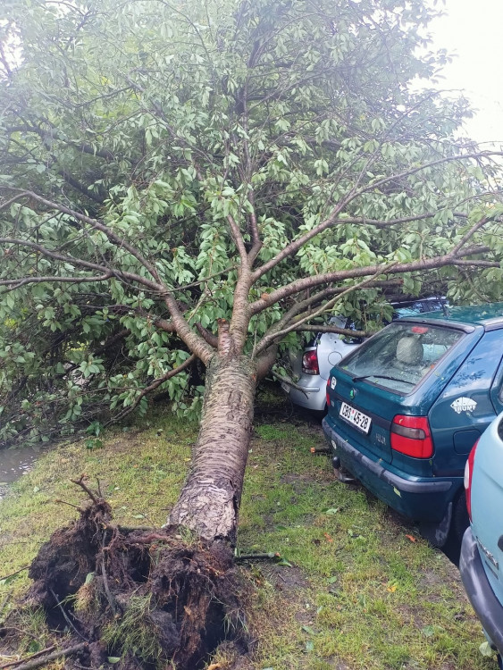Přes Budějce se prohnala silná bouře