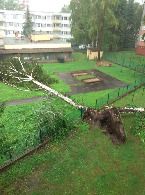 Přes Budějce se prohnala silná bouře