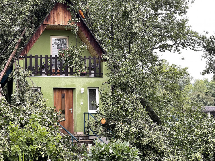 FOTOGALERIE: Krajem se prohnala silná bouře