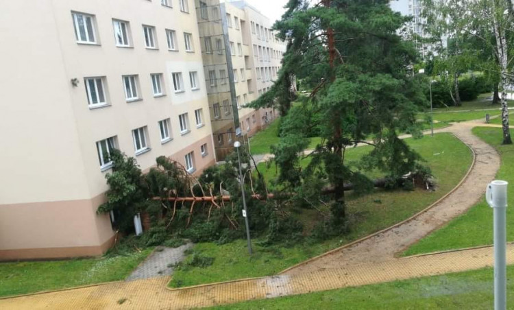 Přes Budějce se prohnala silná bouře