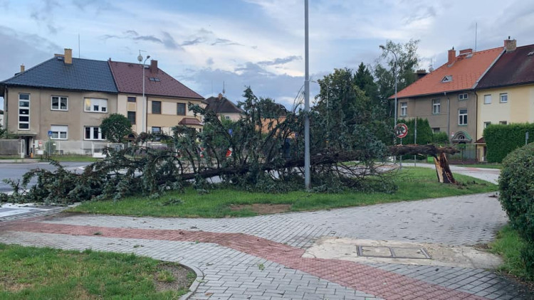Přes Budějce se prohnala silná bouře