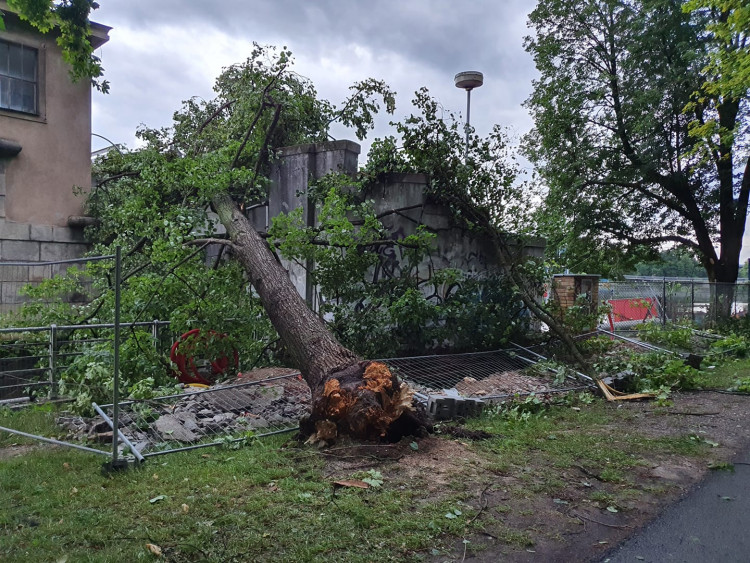 Přes Budějce se prohnala silná bouře
