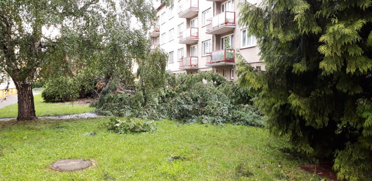 Přes Budějce se prohnala silná bouře