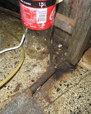 Inspekce uzavřela restauraci v Karlových Varech. Uvnitř našla exkrementy a plesnivé zdi