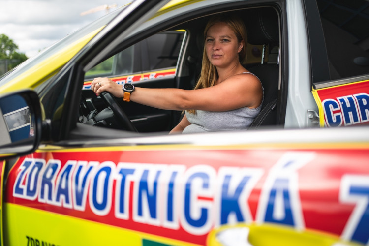 (NE)OBYČEJNÍ: Jako matce se mi u dětí zasahuje mnohem hůř, říká letecká záchranářka Jiřina Petrová