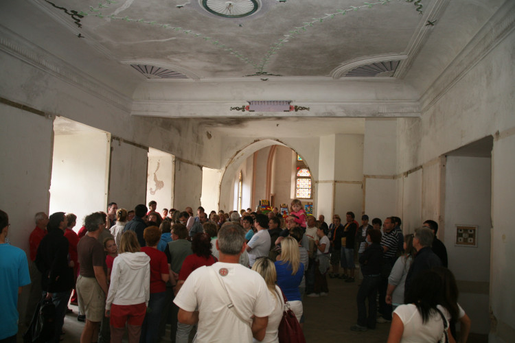 Den otevřených dveří na zámku Žinkovy v době, kdy procházel renovací