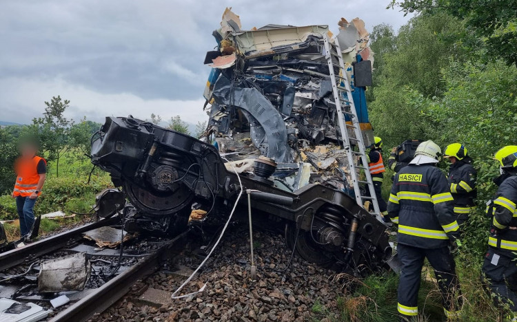 FOTOGALERIE: Srážka dvou vlaků na Domažlicku