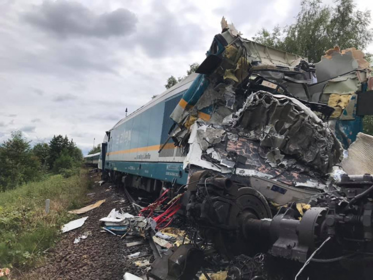 FOTOGALERIE: Srážka dvou vlaků na Domažlicku