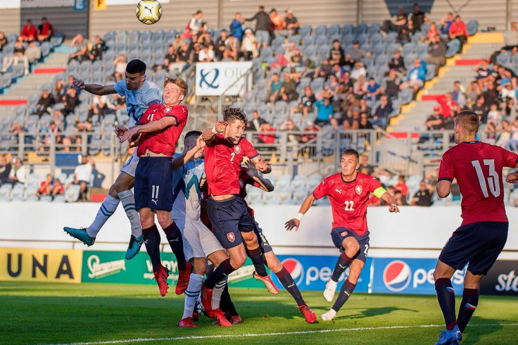 Za lvíčata nastoupil na Střeleckém ostrově i Pavel Šulc s číslem 11.