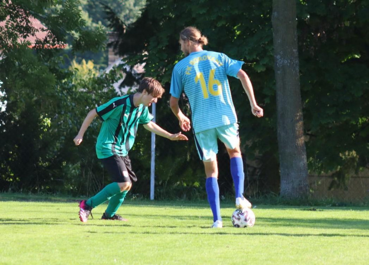 Momentky ze zápasu Dobrá Voda - Borovany. Výhru si odvezli hosté.