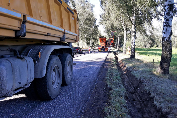 Opravy na silnici I/19, září 2021