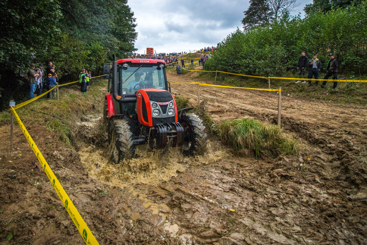 Závody traktorů v Bozkově