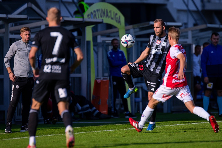 Dynamo po dalším comebacku udolalo Pardubice