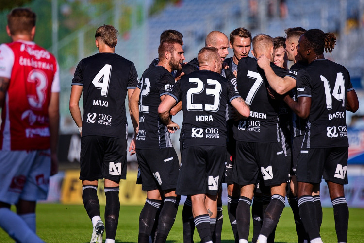 Dynamo po dalším comebacku udolalo Pardubice