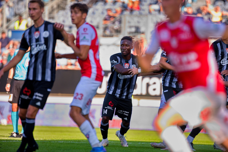 Dynamo po dalším comebacku udolalo Pardubice