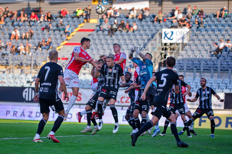 Dynamo po dalším comebacku udolalo Pardubice