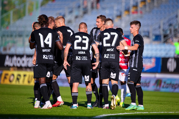 Dynamo po dalším comebacku udolalo Pardubice