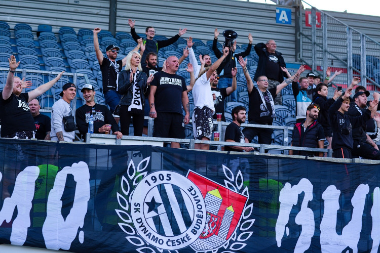 Dynamo po dalším comebacku udolalo Pardubice