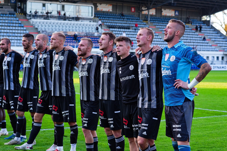 Dynamo po dalším comebacku udolalo Pardubice