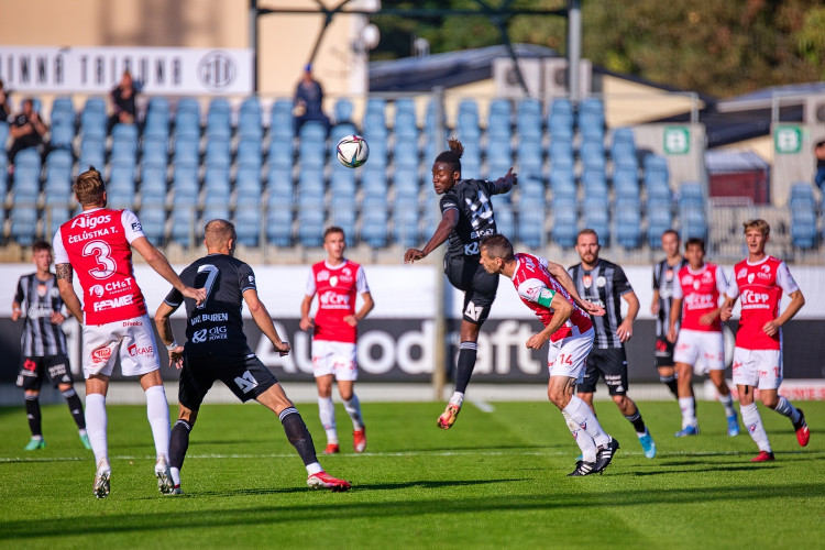 Dynamo po dalším comebacku udolalo Pardubice