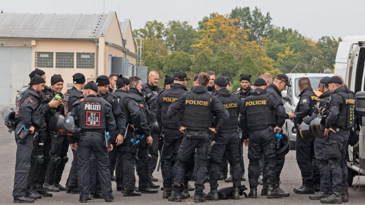 FOTOGALERIE: Společný výcvik českých a německých policistů