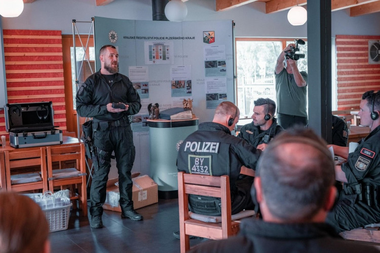 FOTOGALERIE: Společný výcvik českých a německých policistů