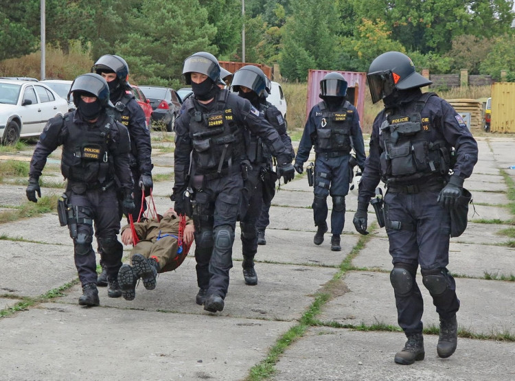 FOTOGALERIE: Společný výcvik českých a německých policistů