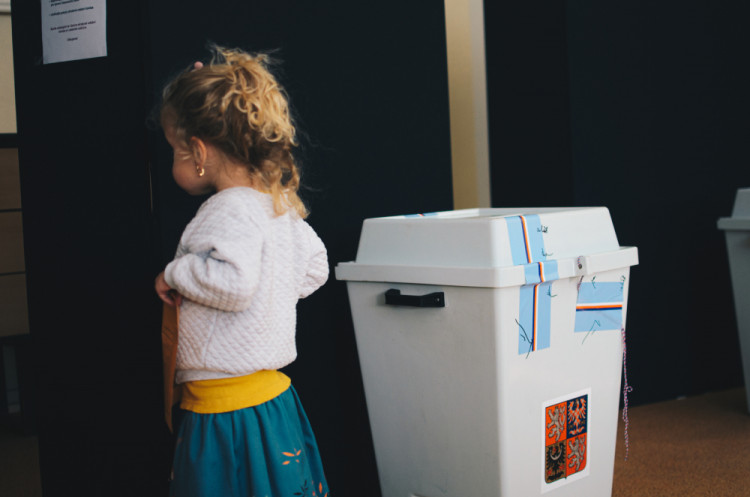 VOLBY 2021: Jak vypadal první volební den?