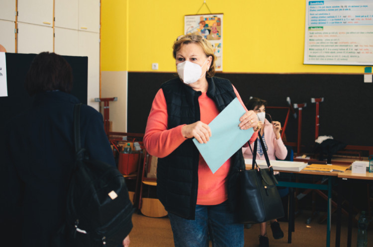 VOLBY 2021: Jak vypadal první volební den?