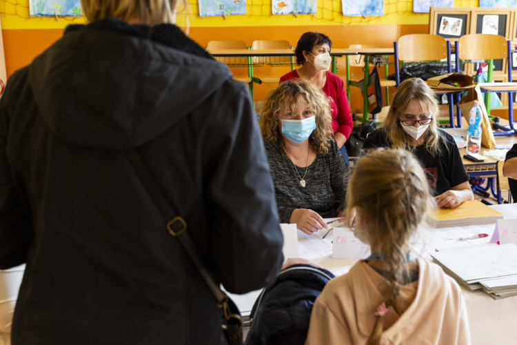 VOLBY 2021: Jak vypadal první volební den?