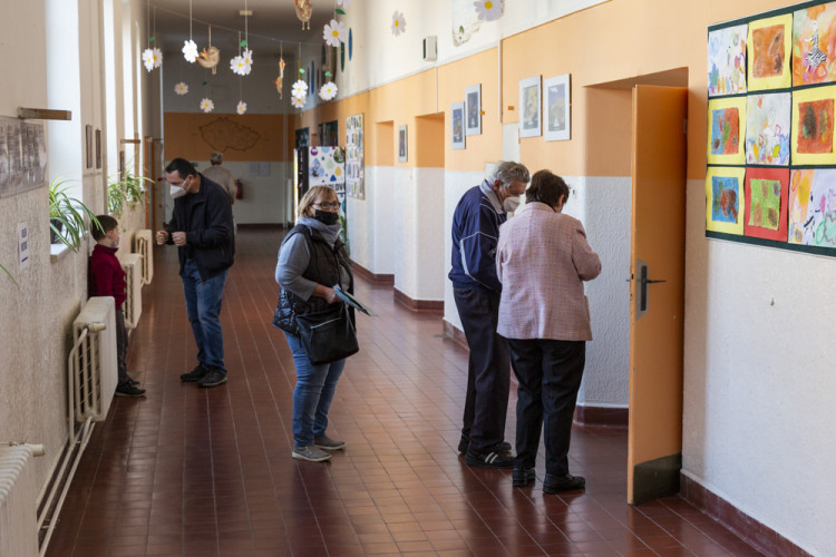 VOLBY 2021: Jak vypadal první volební den?