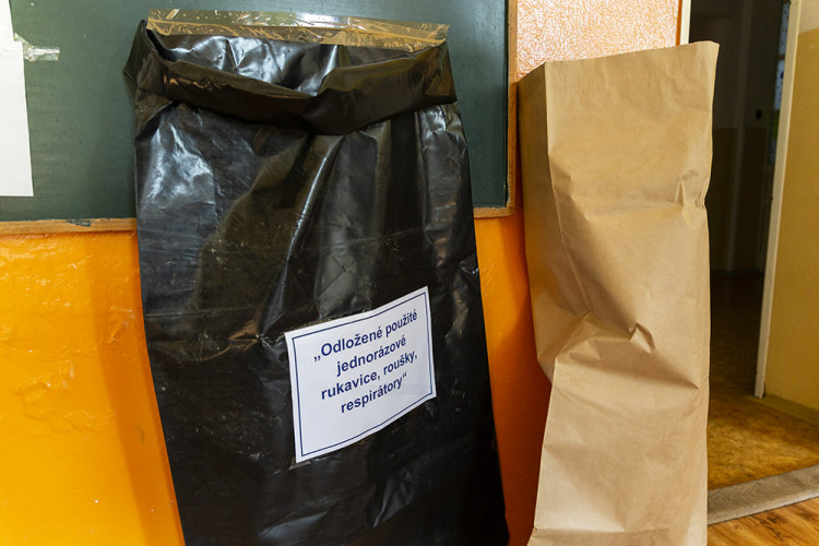 VOLBY 2021: Jak vypadal první volební den?