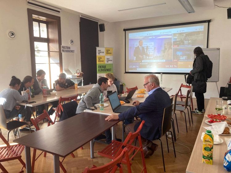 GALERIE: Volební štáb koalice PirSTAN v Hradci Králové
