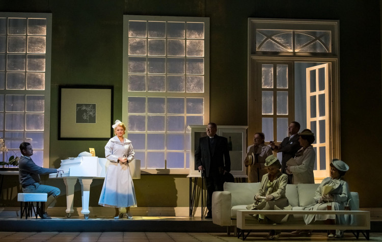 Slečna vdova, foto René Miko