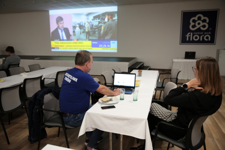 VOLBY 2021: Volební štáby koalice SPOLU a Piráti a Starostové v Olomouci
