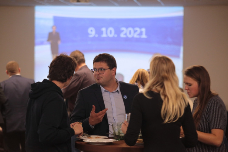 VOLBY 2021: Volební štáby koalice SPOLU a Piráti a Starostové v Olomouci