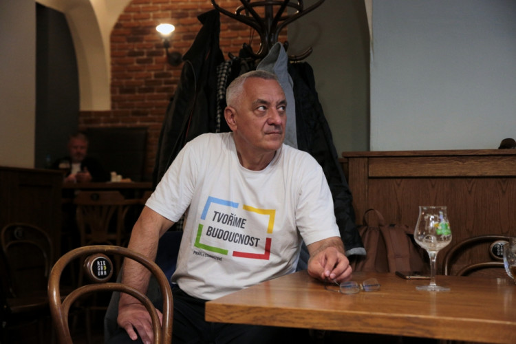 VOLBY 2021: Volební štáby koalice SPOLU a Piráti a Starostové v Olomouci