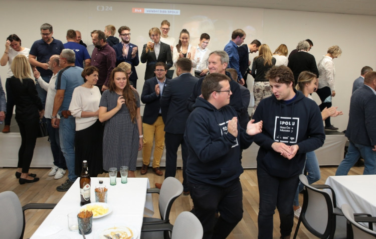 VOLBY 2021: Volební štáby koalice SPOLU a Piráti a Starostové v Olomouci