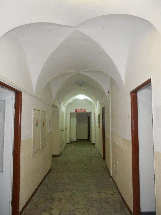 Opuštěný objekt (2015).