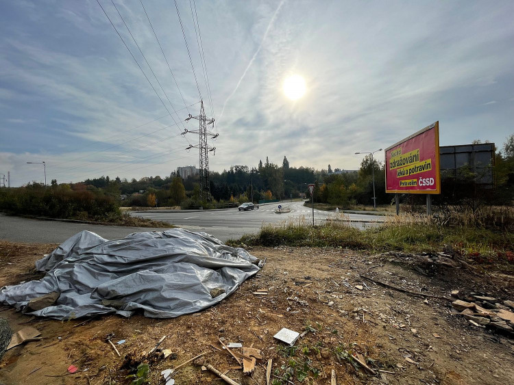 FOTOGALERIE: Squat ve Vejprnické