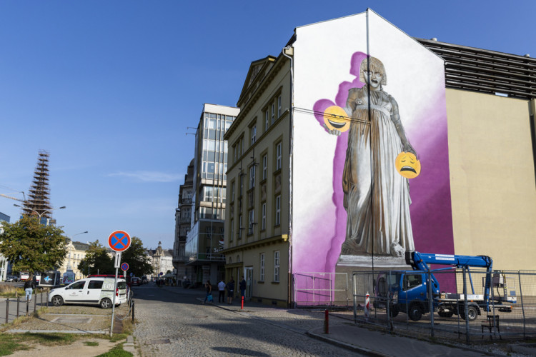 Street Art: Velkoplošné malby ozvláštnily fasády v centru Olomouce i v areálu vysokoškolských kolejí