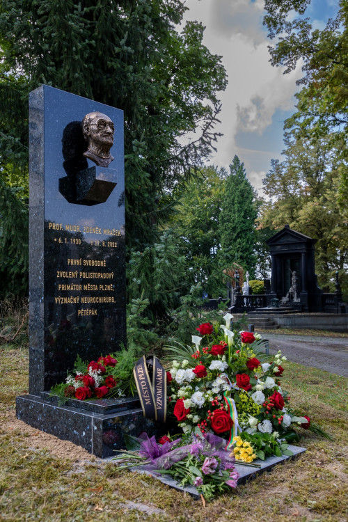 Zdeněk Mraček, neurochirurg a polistopadový primátor Plzně 