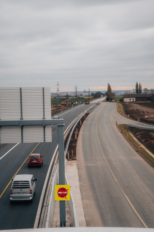 Rozestavěná mimoúrovňová křižovatka dálnice D11 u Hradce Králové | foto: Milan Mařas 