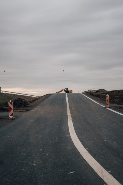 Rozestavěná mimoúrovňová křižovatka dálnice D11 u Hradce Králové | foto: Milan Mařas 