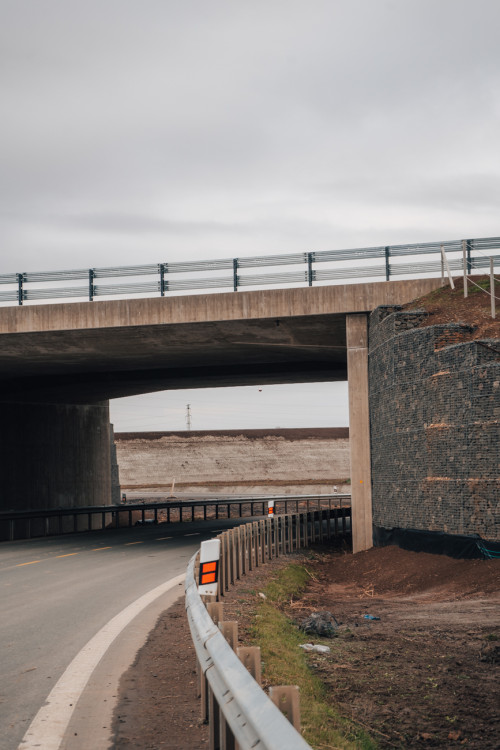 Rozestavěná mimoúrovňová křižovatka dálnice D11 u Hradce Králové | foto: Milan Mařas 