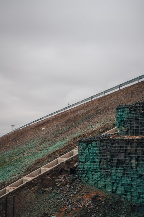 Rozestavěná mimoúrovňová křižovatka dálnice D11 u Hradce Králové | foto: Milan Mařas 